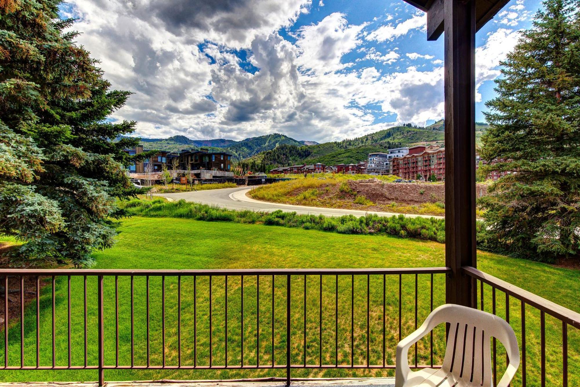 Red Pine Villa Park City Room photo