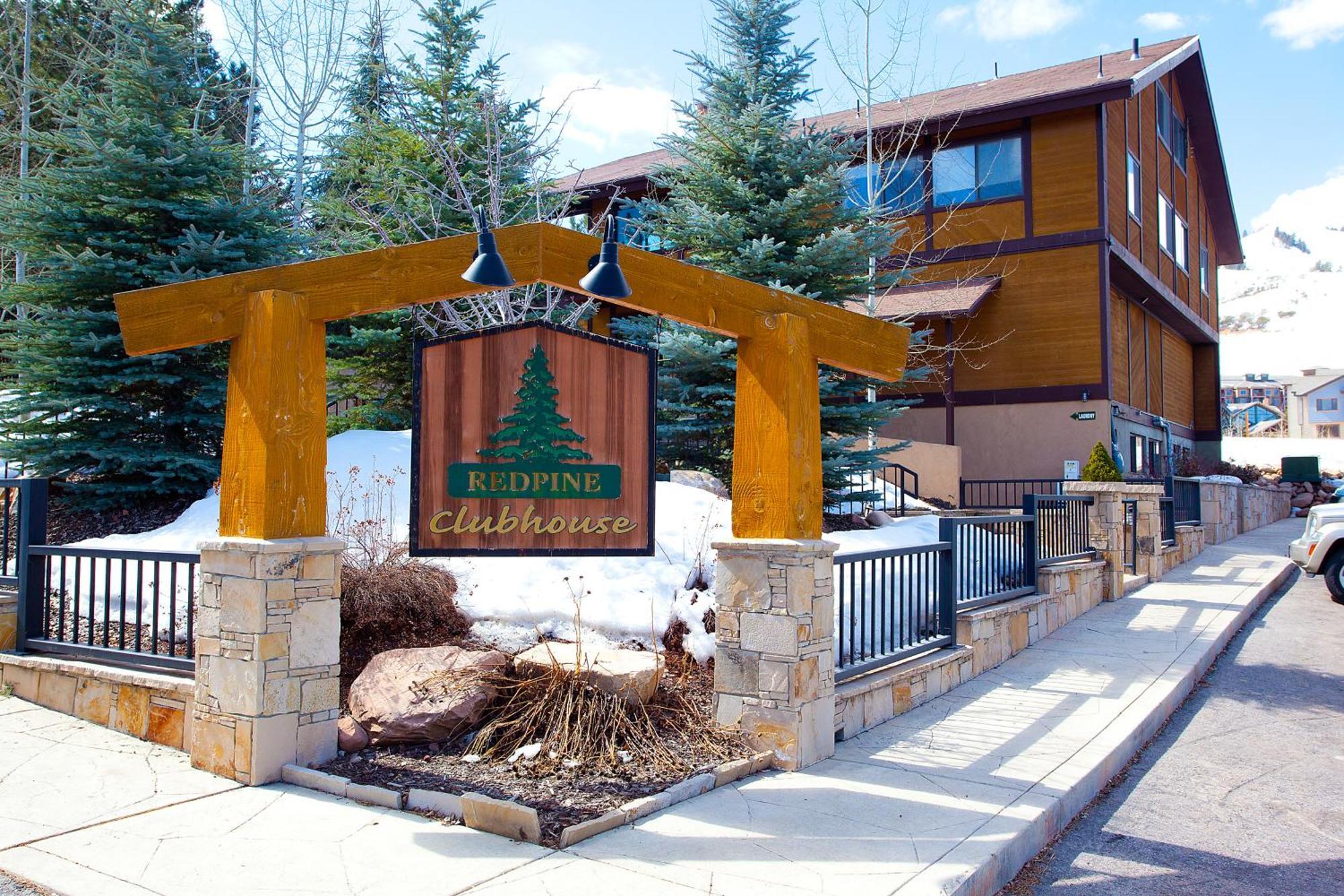Red Pine Villa Park City Room photo
