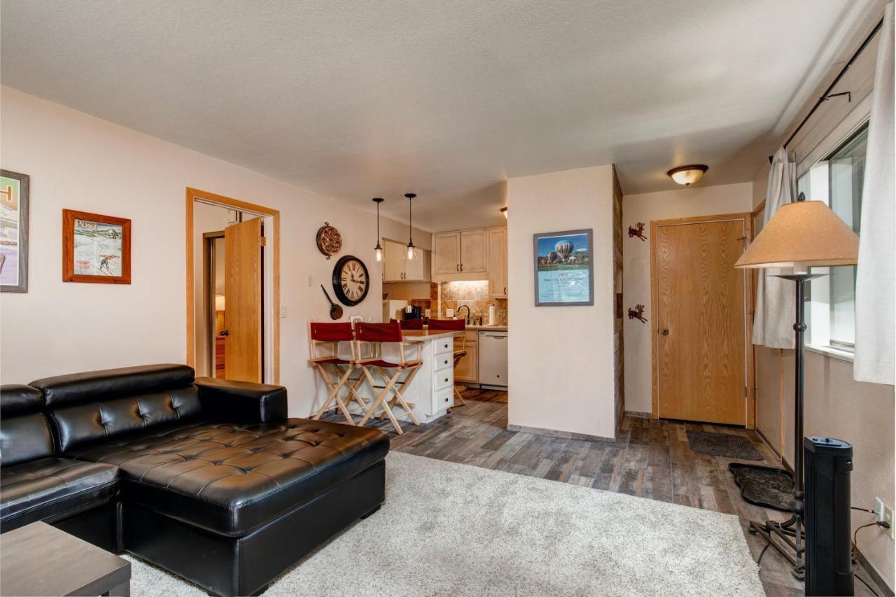 Red Pine Villa Park City Exterior photo
