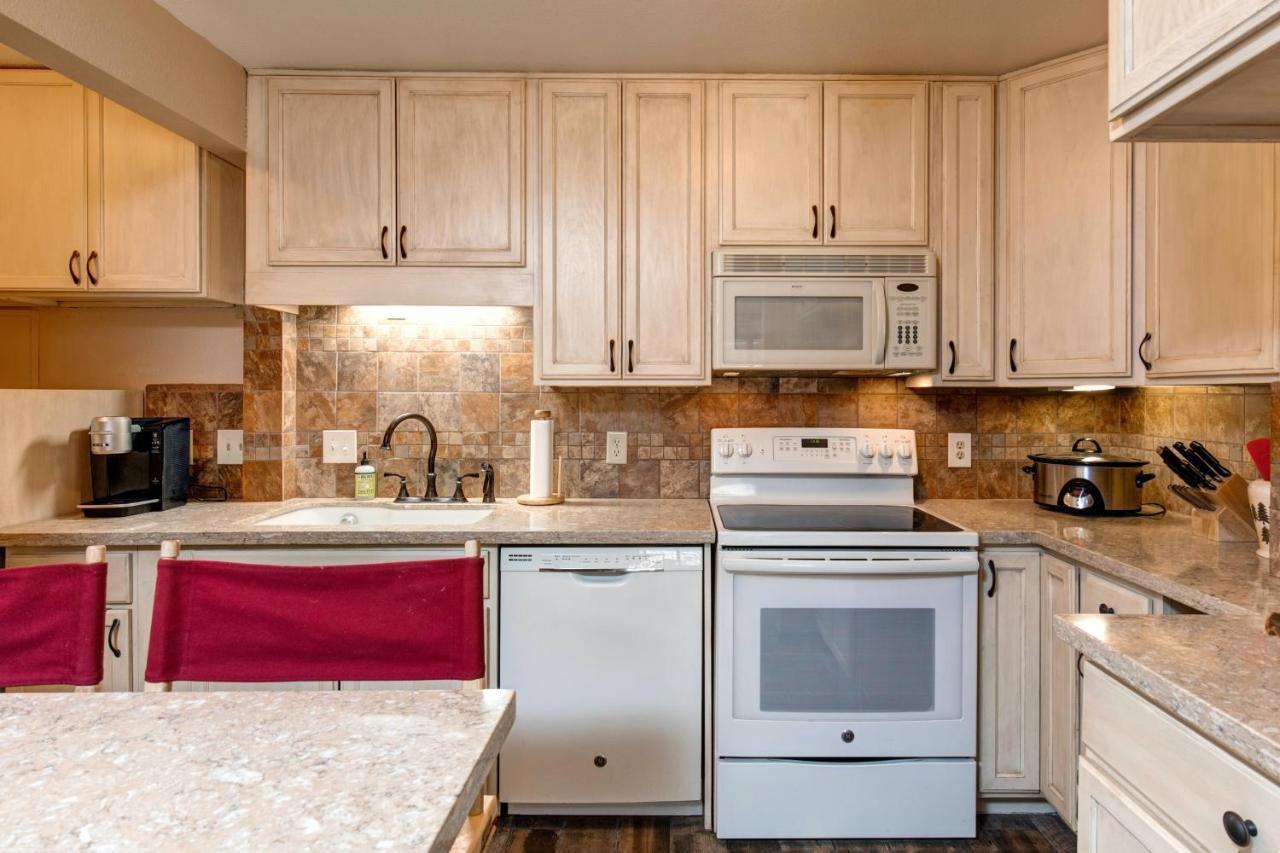 Red Pine Villa Park City Exterior photo
