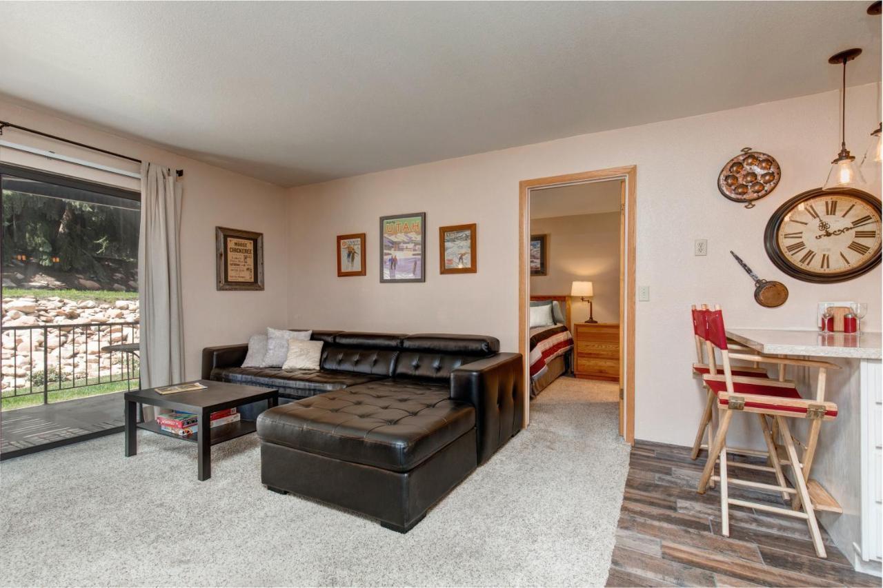Red Pine Villa Park City Exterior photo